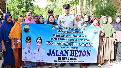 Untuk Memastikan Akses Pelajar Dibangun Kokoh dan Aman, Bupati Egi Tinjau Pembangunan Jalan Beton di Rajabasa