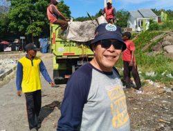 Dinilai Tak Becus Kerja, Plt. Kabid Persampahan DLH Lamsel Tetap Setia Bersihkan Kota Kalianda dari Sampah.